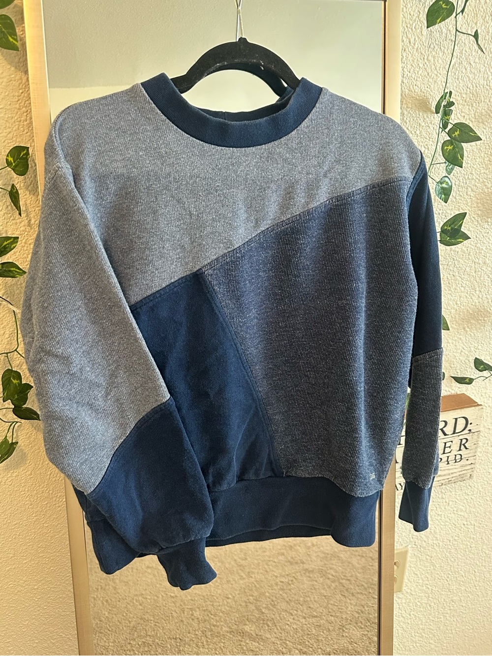 Colorblock Crewneck Sweatshirt in Two-Tone Blue